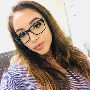 Meet your Posher, Divine